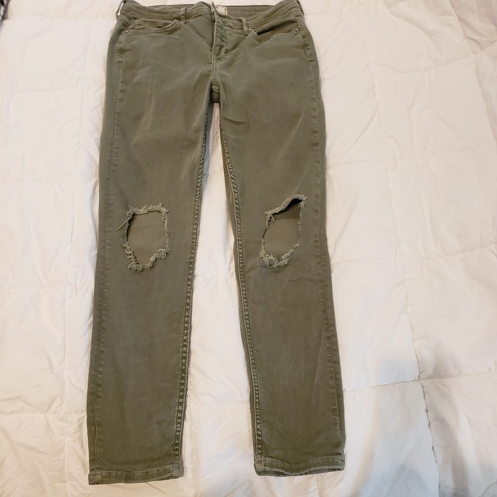 Free People skinny distressed khaki jeans size 29